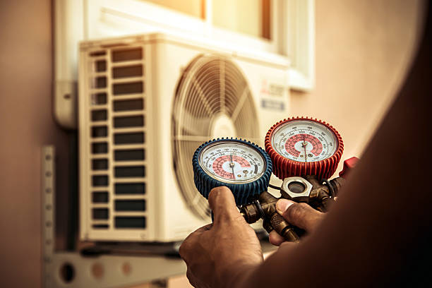 Professional Hvac technician working in Arcola, TX